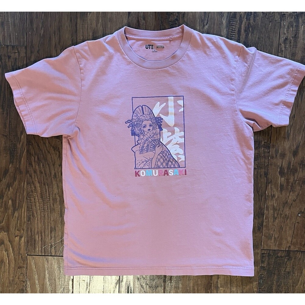 Komurasaki One Piece UT UNI QLO Graphic Pink T-Shirt Men’s Size S Anime Fashion